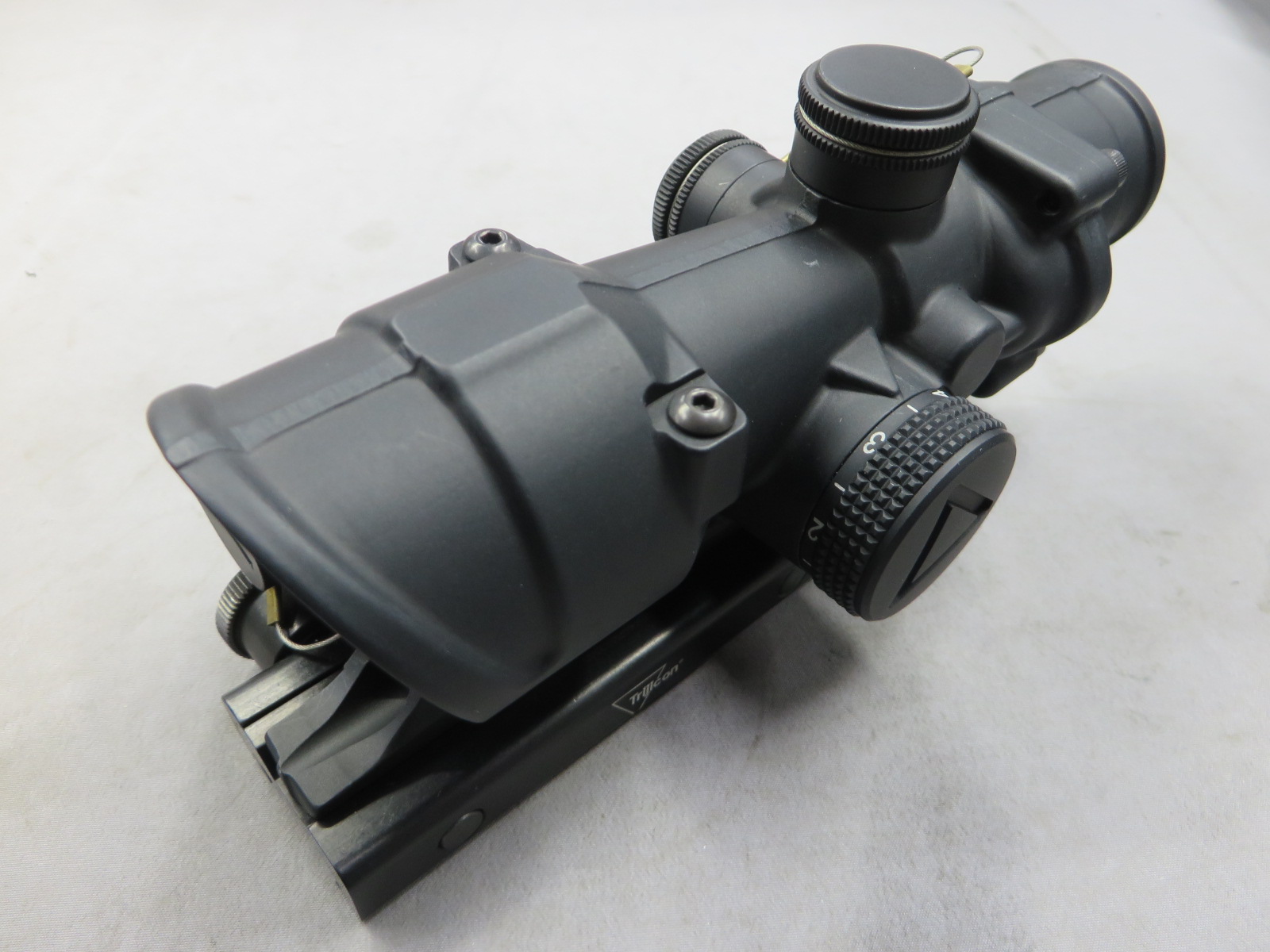 【Trijicon】ACOG TA02 4×32 Crosshair 100190