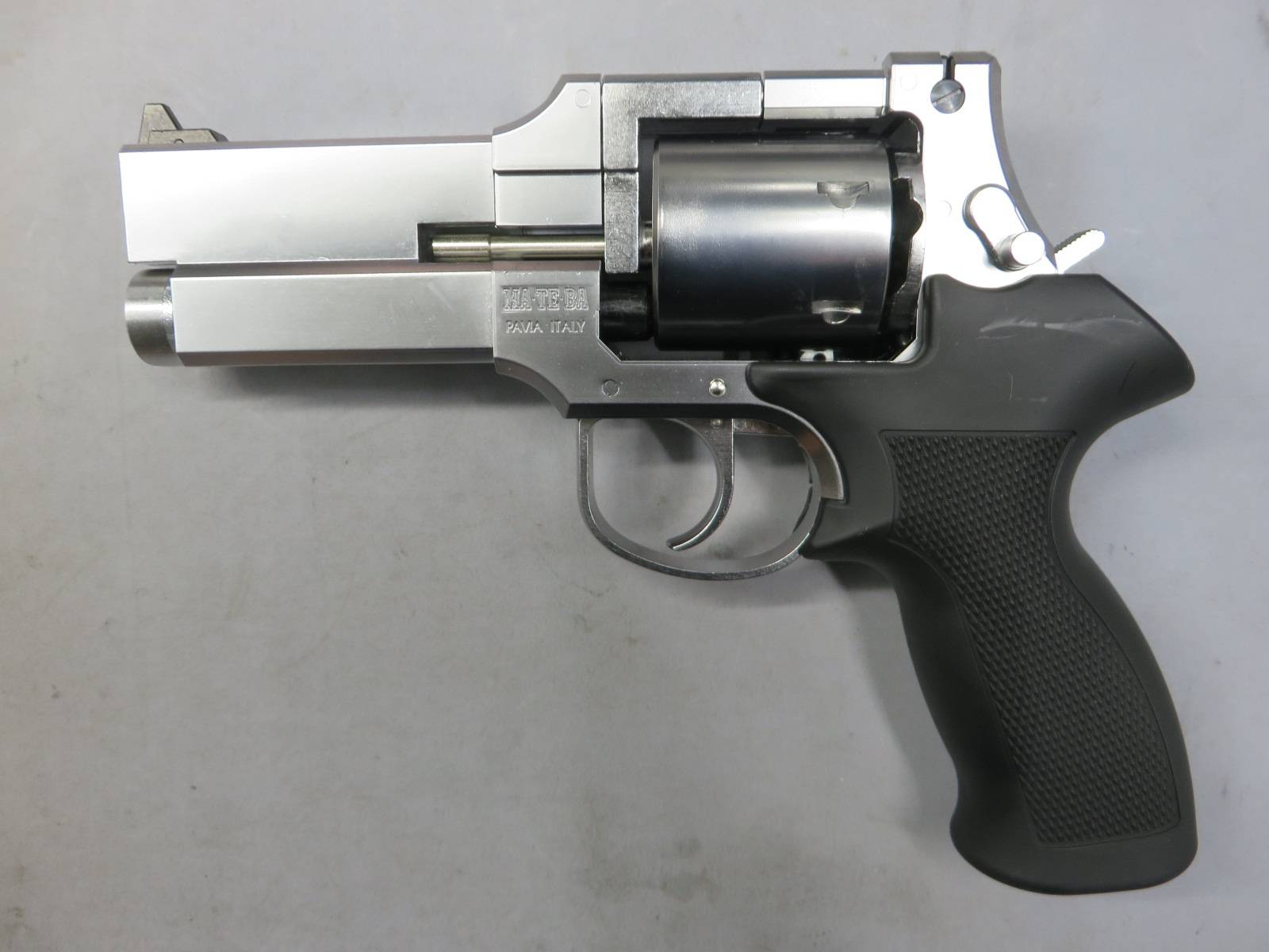 【マルシン】MA・TE・BA マテバ リボルバー 4in シルバー ブラックラバー塗装 プラグリップ仕様