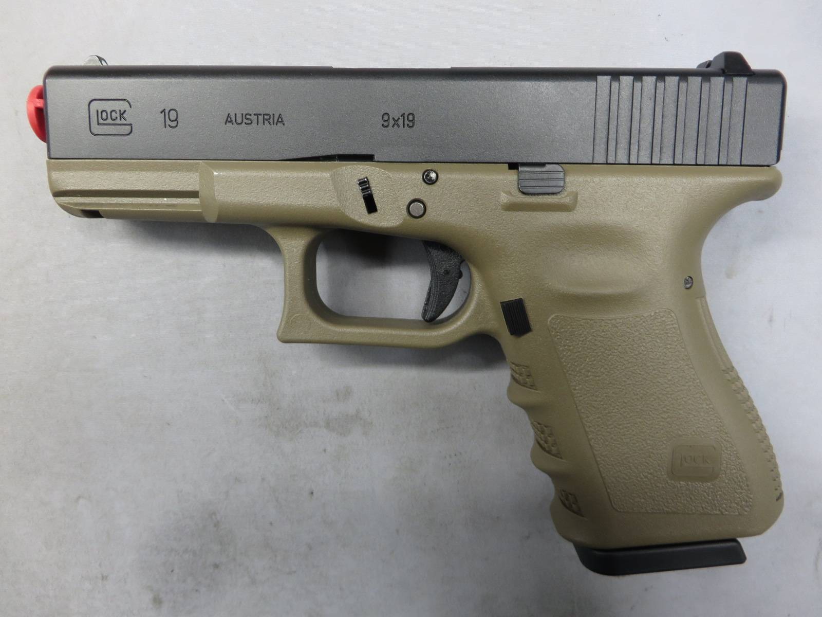 【東京マルイ】グロック19 3rd ジェネレーション・Tanフレーム カスタム