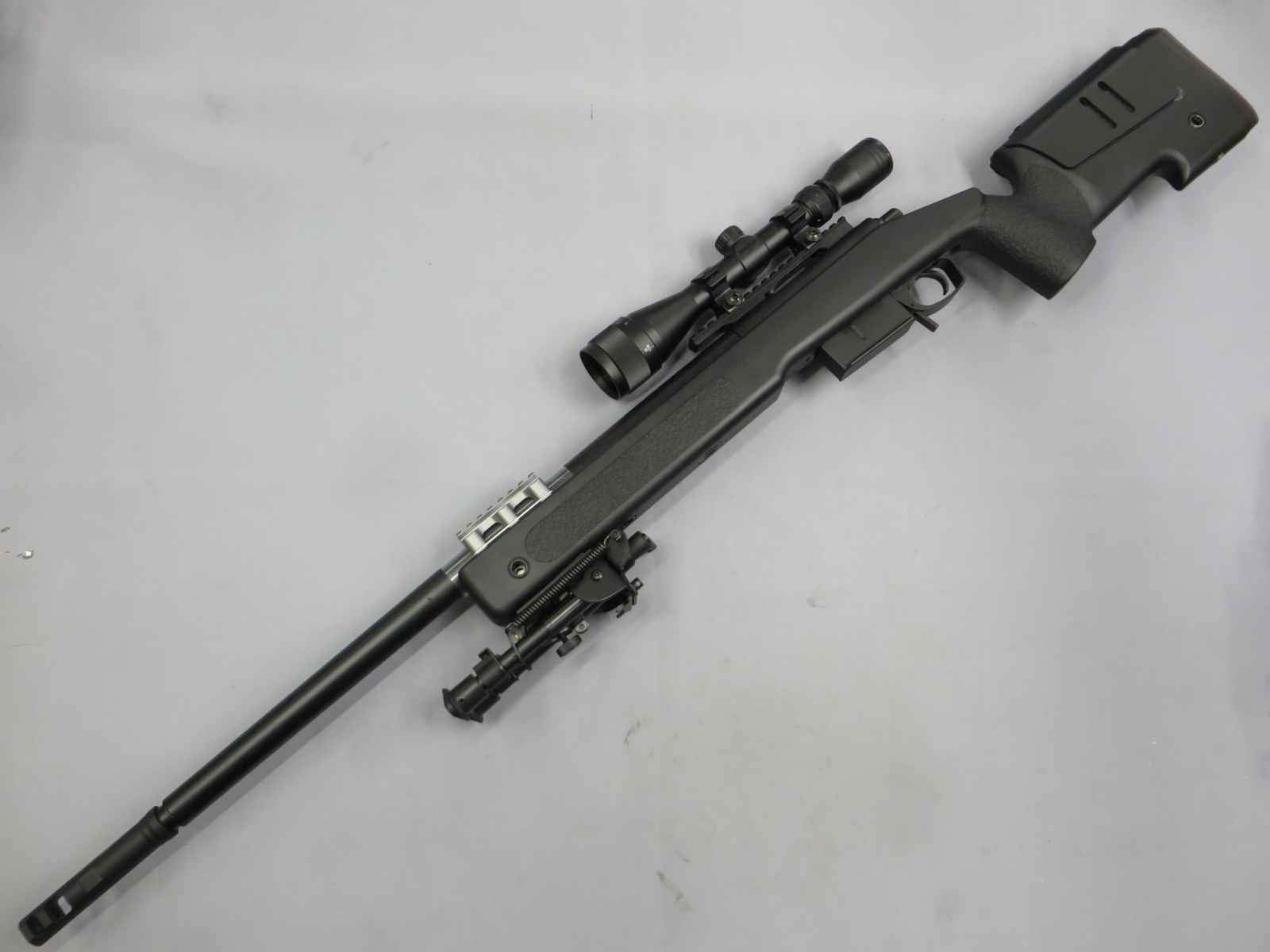 【東京マルイ】M40A5 ブラック / スコープ・バイポッド アメリカ海兵隊採用スナイパー エアーコッキング ボルトアクション　