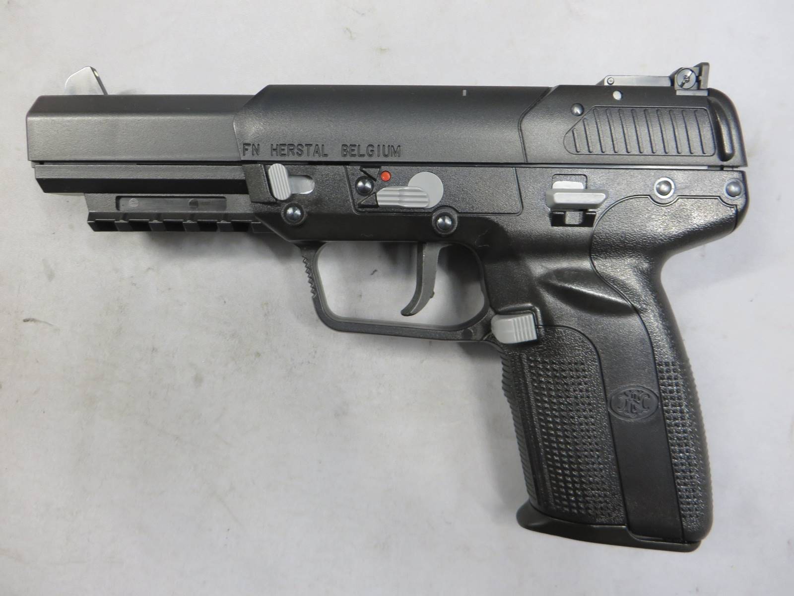 【マルシン】Five-seveN 6ｍｍBB CO2 ブラック・ファイブセブン・5-7