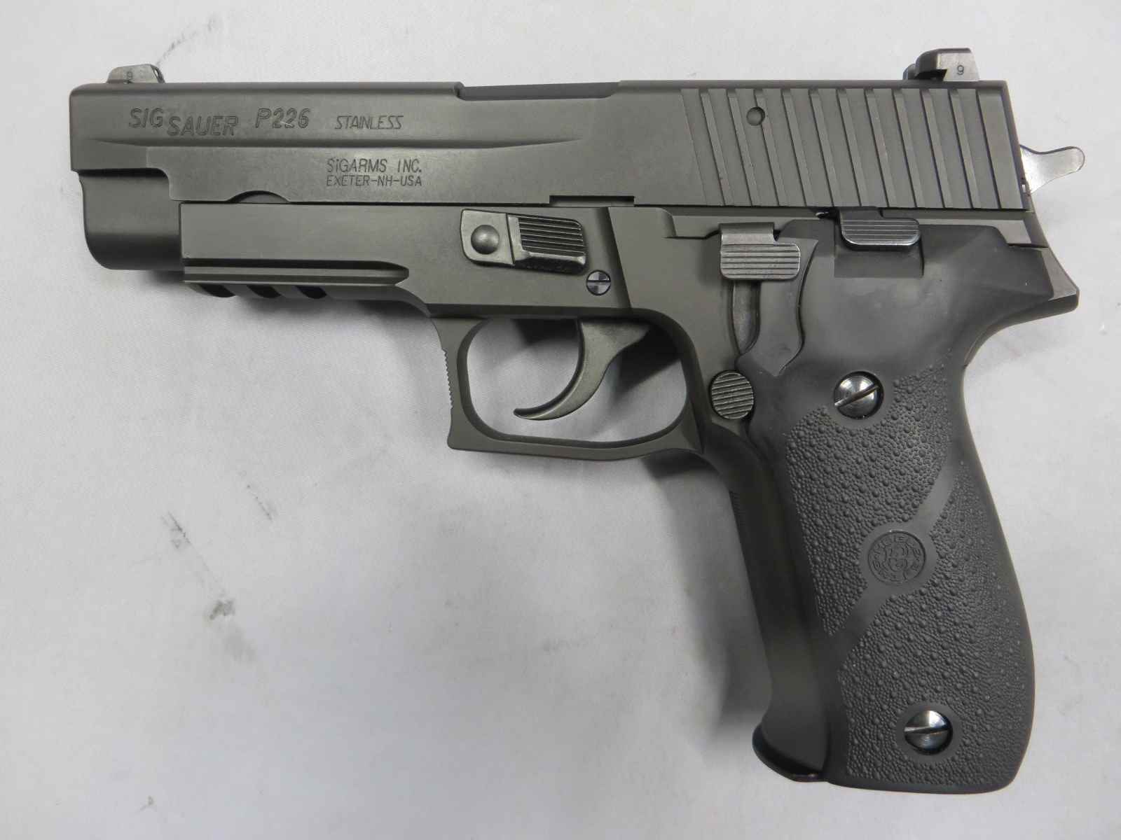 【KSC】P226R HW SYSTEM7 HOGUE ラバーグリップ標準装備