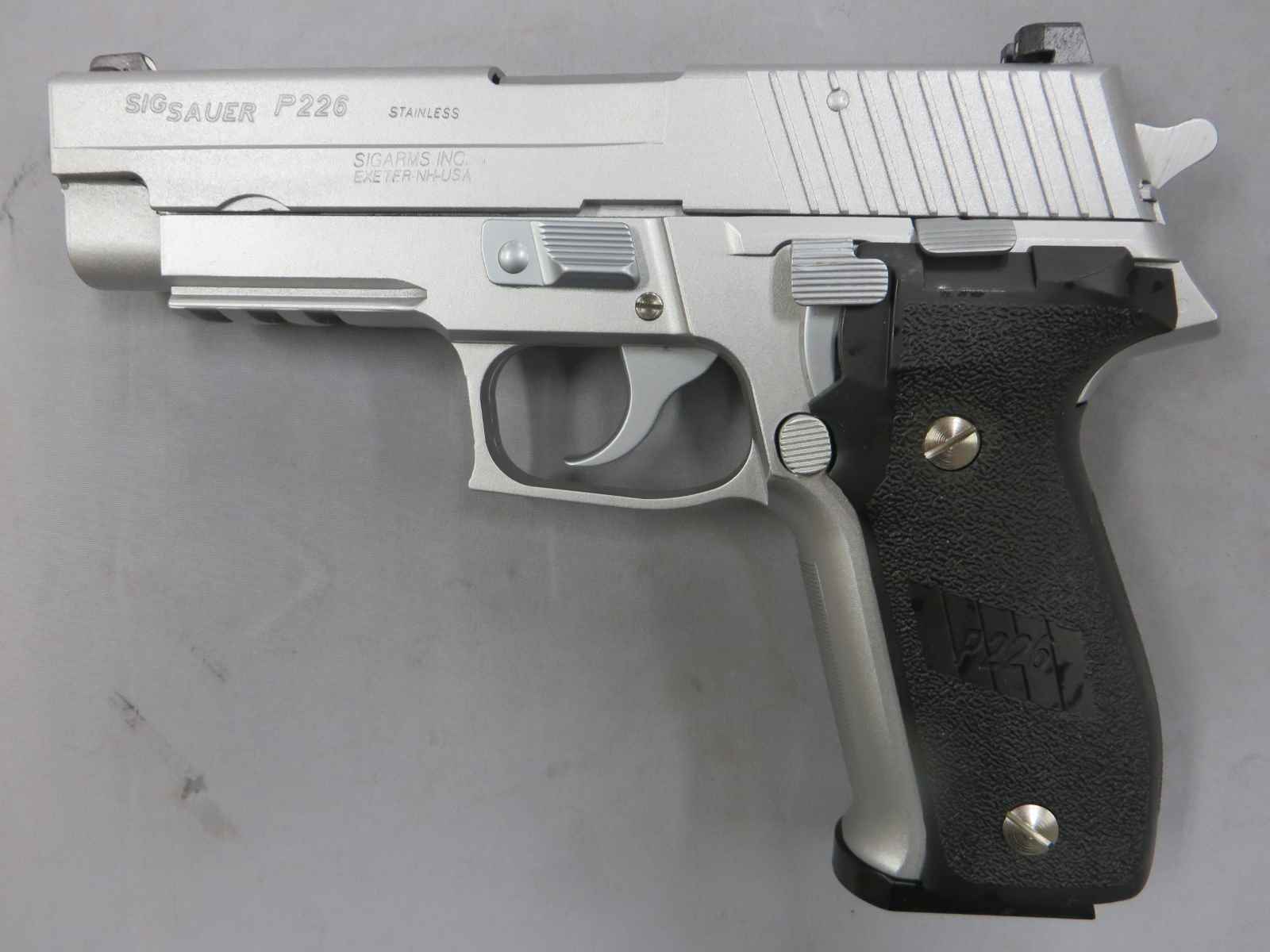 【タナカ】SIG SAUER P226レイルドフレイム ステンレス HW
