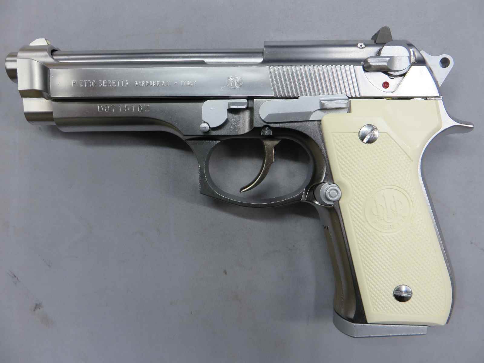 【ウエスタンアームズ】ベレッタM92FS プレミアムエディション シルバー