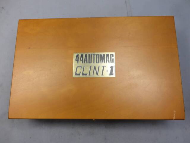 【マルシン】44AUTOMAG CLINT1 木箱入り  SMG・金属モデルガン