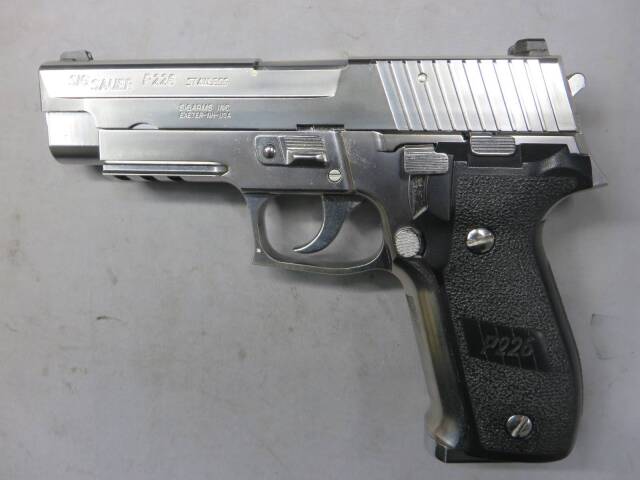 東京マルイ】SIG SAUER P226R クロームステンレス