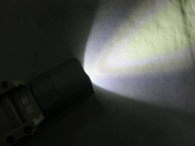 【SUREFIRE】X300U-A-TN ウエポンライト（実物）