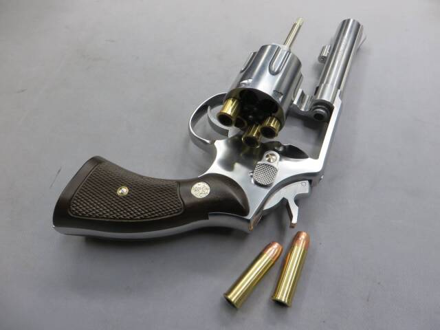 【マルシン】S&W M64 シルバーABS  チェッカープラグリップ仕様 Xカートリッジ