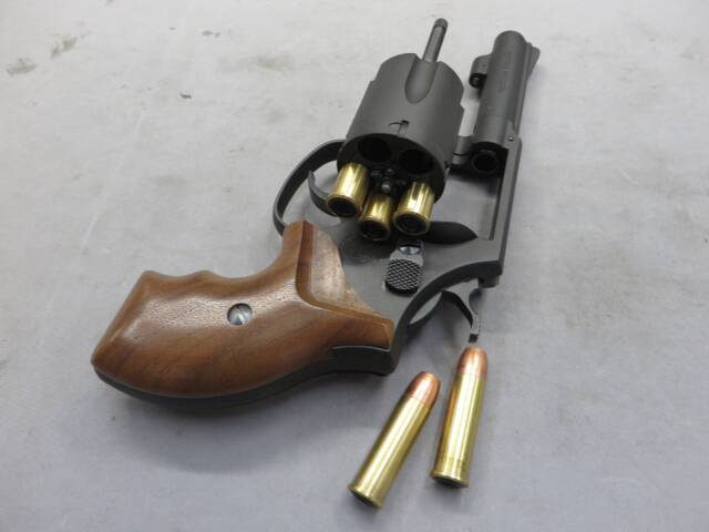 【マルシン】S&W M36 3in ブラック HW 木製グリップ 6ｍｍBB カッパーヘッドカート 10発付