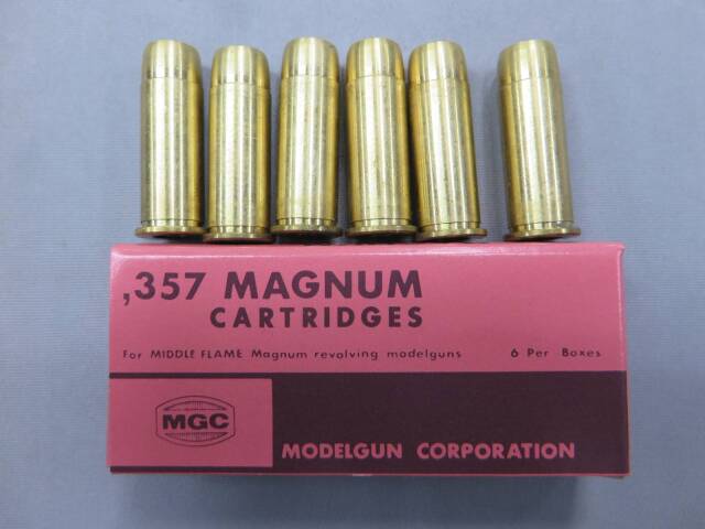 【MGC】コルト パイソン.357mag 2.5in サービスサイズ スムース木製グリップ付き