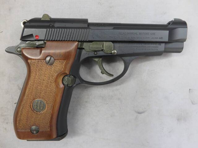 【ウエスタンアームズ】ベレッタM84FS ブラック・木製グリップ