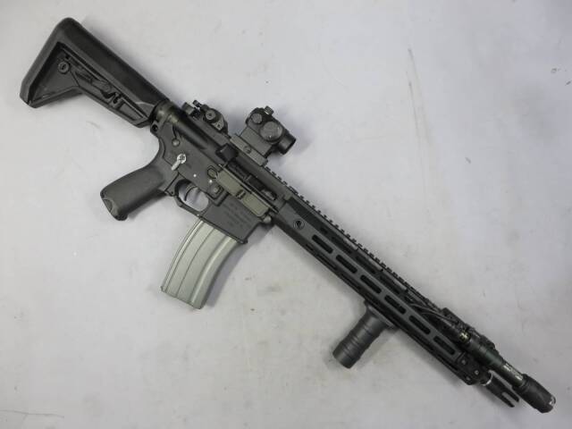 【VFC】SR16 E3 カービン Mod.2 M-LOK GBB・Surefireレプリカライト・ノーベルアームズT1ダットサイト
