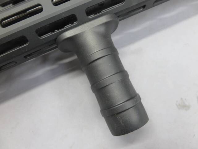 【VFC】SR16 E3 カービン Mod.2 M-LOK GBB・Surefireレプリカライト・ノーベルアームズT1ダットサイト