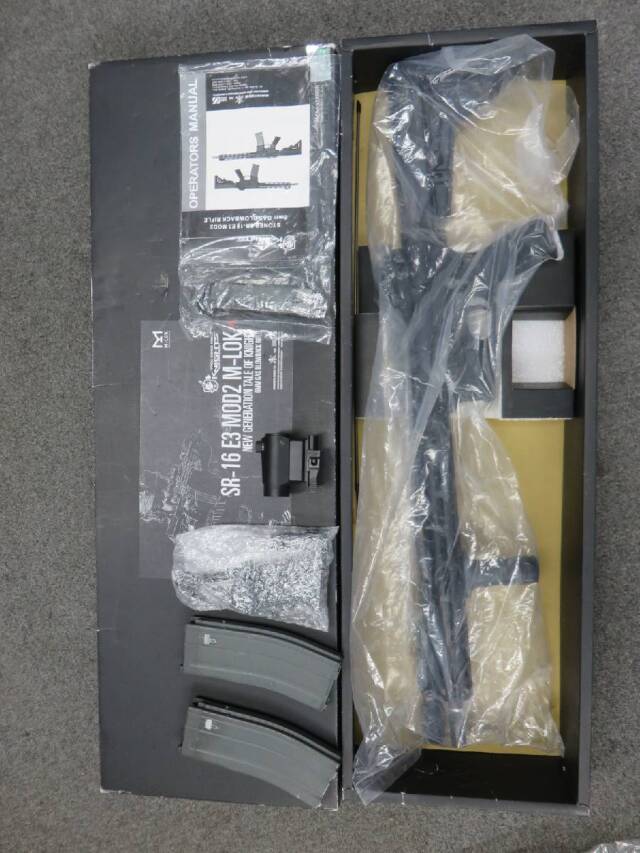 【VFC】SR16 E3 カービン Mod.2 M-LOK GBB・Surefireレプリカライト・ノーベルアームズT1ダットサイト