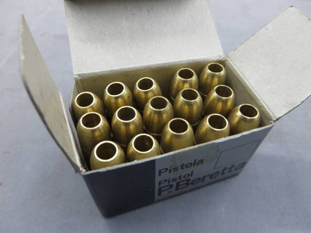 【スズキ】ベレッタ Mod 92SB・木製グリップ　モデルガン