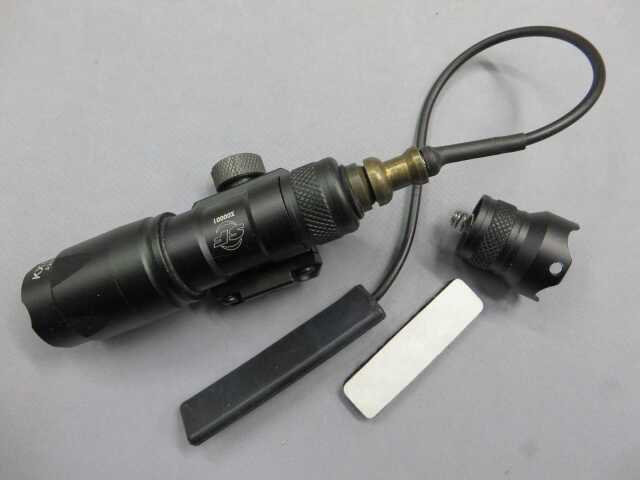 【不明】SUREFIRE レプリカ　M300タイプ タクティカルライト
