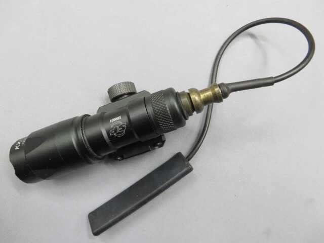 【不明】SUREFIRE レプリカ　M300タイプ タクティカルライト