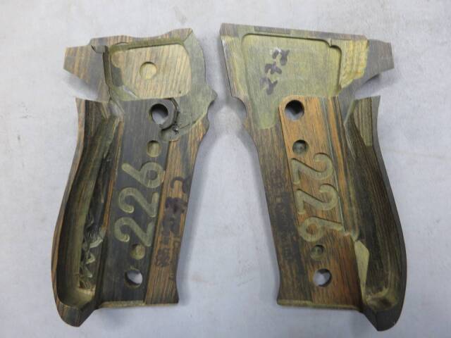 【アルタモント】SIG SAUER P226 木製グリップ