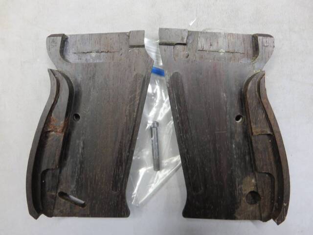 【不明】ワルサーP38 木製グリップ