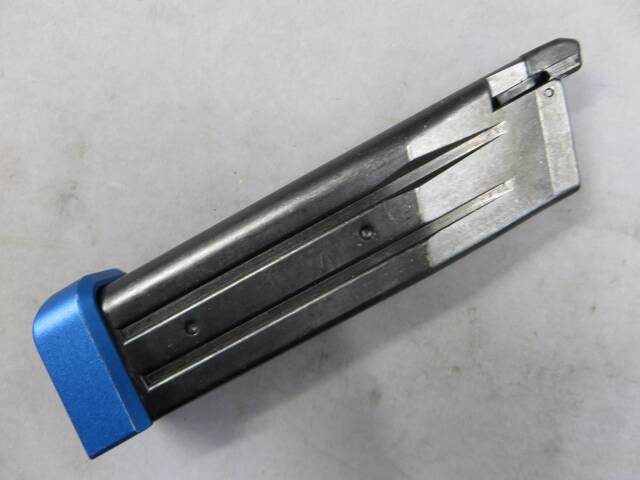 東京マルイ】ハイキャパ5.1用・アルミ マガジンバンパー（青