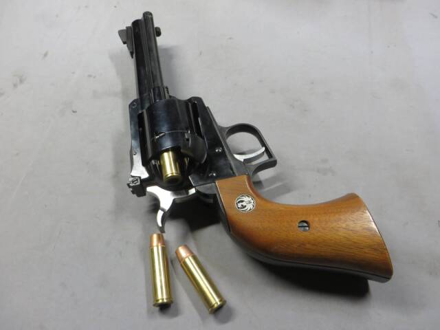 【マルシン】スーパーブラックホーク 4.62in 木製グリップ Wディープブラック リアルXカートリッジ