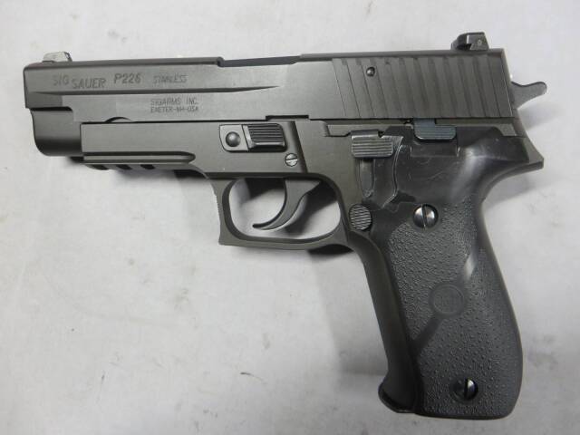 【KSC】P226R HW SYSTEM7 HOGUE ラバーグリップ標準装備