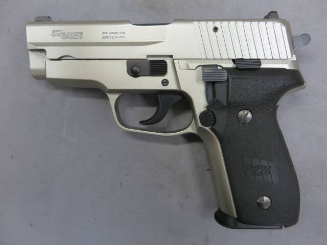 【タナカ】SIG P228 オール HW WARM SILVER COAT Evo.2　モデルガン