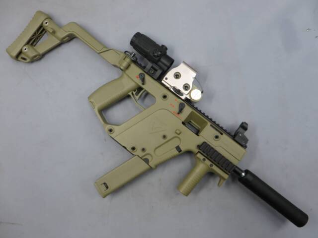 【KSC】 クリスベクター SMG TAN・サプレッサー・ブースター・ホロサイト