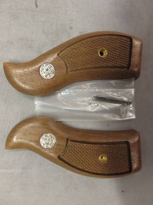 【タナカ】S&W Kフレーム ラウンドバット ウォールナットチェッカー +Weight