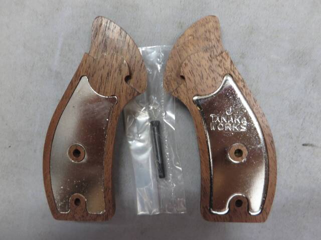 【タナカ】S&W Jフレーム ラウンドバット ウォールナットチェッカー +Weight