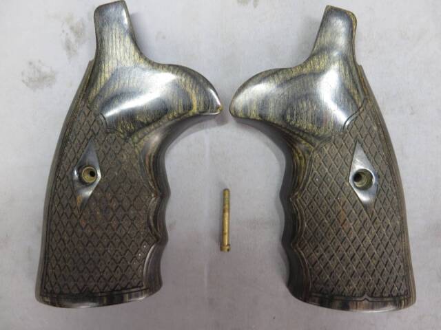【アルタモント】S&W Nフレーム スクエアバット 木製グリップ