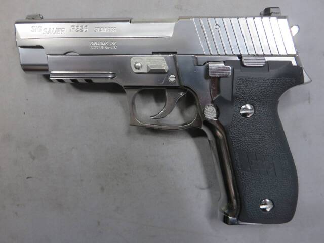 【東京マルイ】SIG SAUER P226R クロームステンレス・カスタム