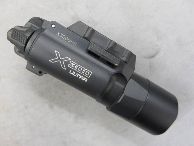 SUREFIRE】X300U-A ウエポンライト（実物）