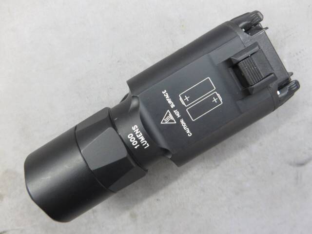 SUREFIRE】X300U-A ウエポンライト（実物）