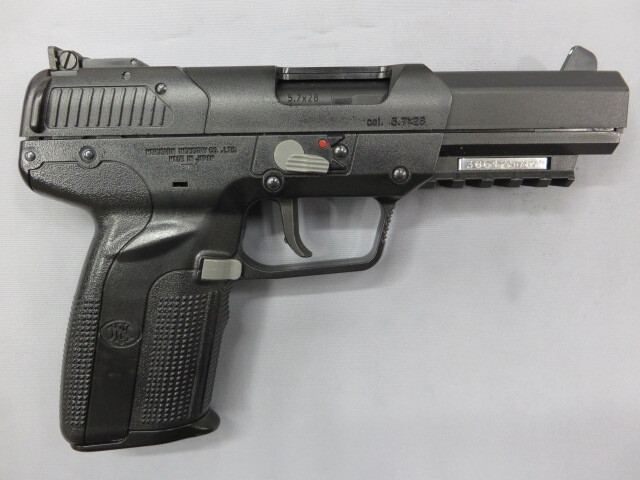 FN57 マルシン CO2 真鍮ピストン マガジン2本 ホルスターセット