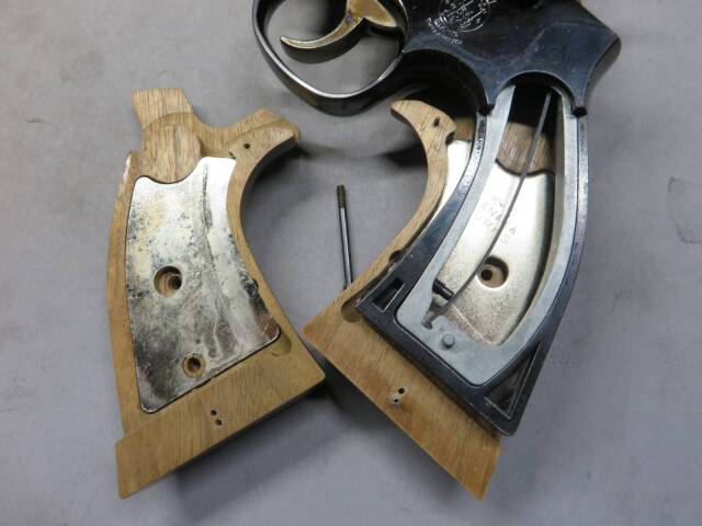 【タナカ】S&W M19 コンバットマグナム 4in ジュピター スチール フィニッシュ・+Weight 木製グリップ