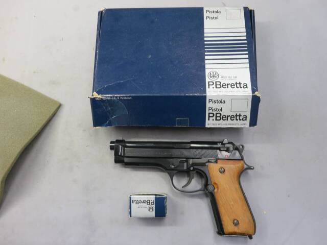【スズキ】ベレッタ Mod 92SB・木製グリップ・ダミーカート　モデルガン
