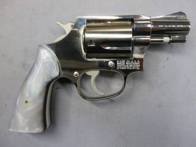 【タナカ】S&W M36 Chiefs Special 2inch スクエアバット “Travis” モデル ニッケルフィニッシュ Version.2