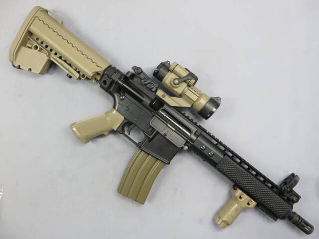 【東京マルイ】CQB-R FDE カスタム　次世代電動ガン