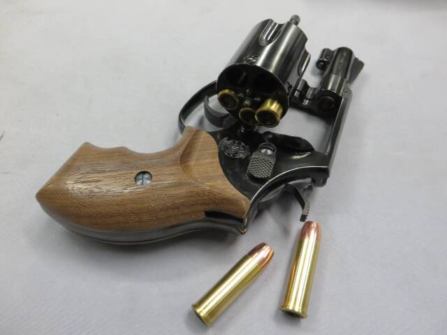 マルシン】S&W M36 2in Wディープブラック フィンガーチャンネル木製 