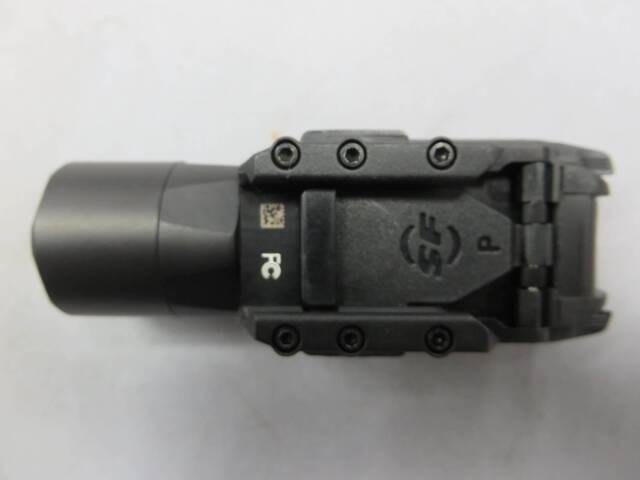 実物　SUREFIRE ウェポンライト SUREFIRE] 実物 X200 ウェポンライト LED (訳あり)｜エアガン.jp