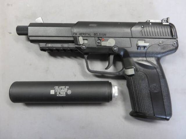 マルシン】Five-seveN+サプレッサー 6mmBB CO2 ブラック・ファイブ