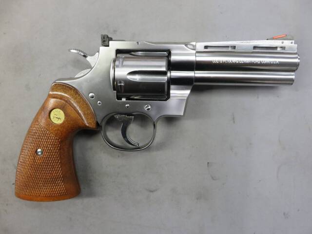 【タナカ】コルトパイソン.357mag 4in R-model　ステンレスモデル