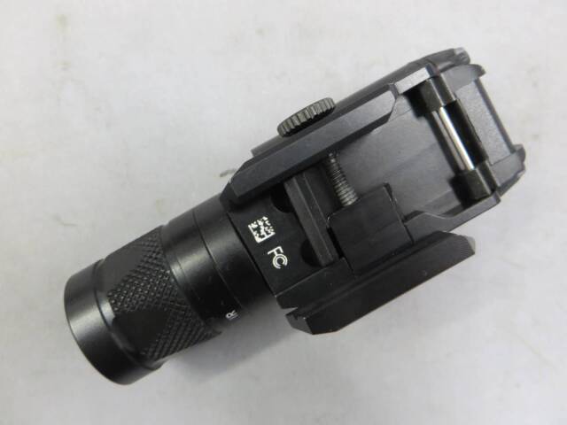 SUREFIRE】X300V-B ウエポンライト（実物）