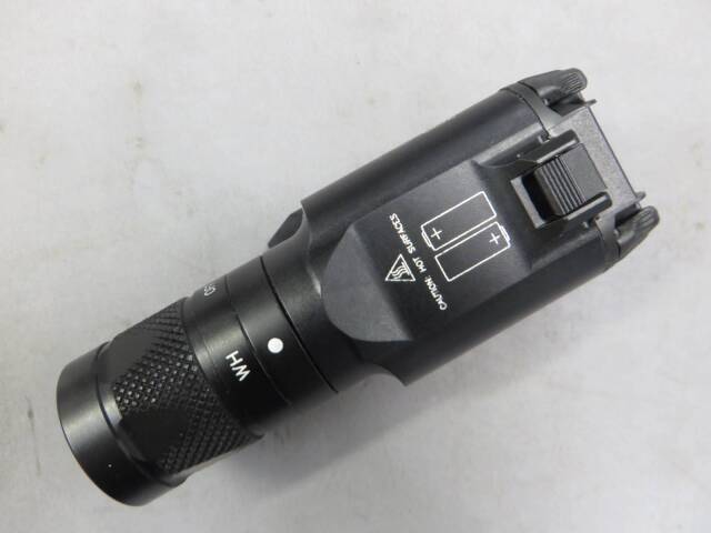 SUREFIRE】X300V-B ウエポンライト（実物）