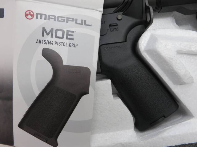 【KSC】M4 CQB-R Ver.2 ・マグプル グリップ・レイルカーバー