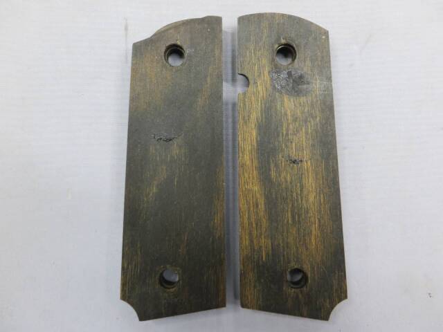 【不明】GM・1911 フルサイズ ダイヤチェッカー グリップ