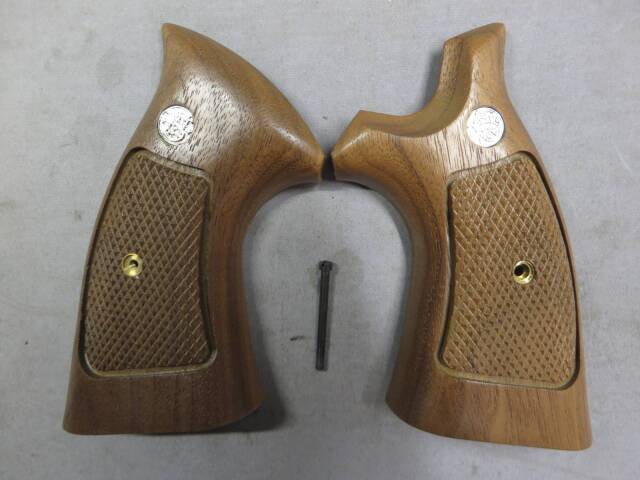 【タナカ】S&W Kフレーム オーバーサイズ（スクエアバット） ウォールナットチェッカー +Weight