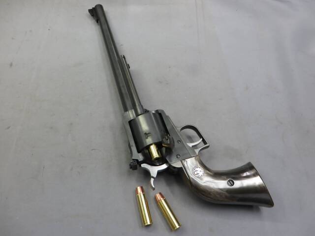 【マルシン】スーパーブラックホーク 10.5in エクセレント HW ブラックパール調グリップ仕様 6mmBB リアルXカートリッジ