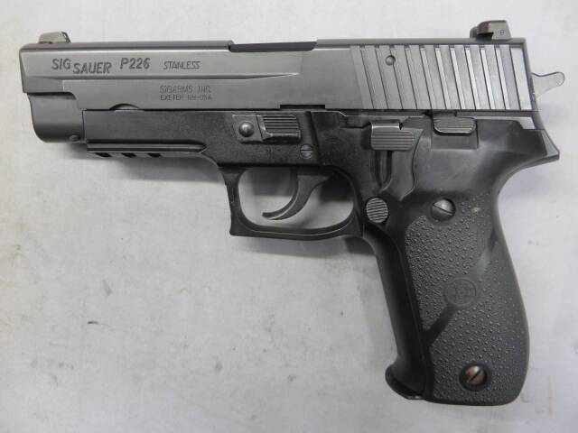 【KSC】P226R HW SYSTEM7 HOGUE ラバーグリップ標準装備